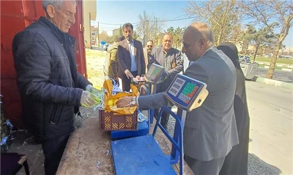 بازدید فرماندار شهرستان ارومیه از مراکز توزیع میوه، اقلام ضروری و کالا‌های اساسی
